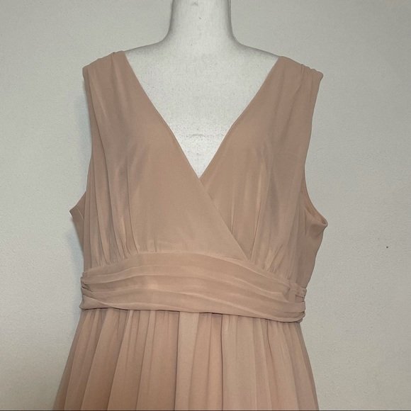 Lulu’s NWT Thoughts Of Hue Gardenia Formal Dress - Picture 5 of 12